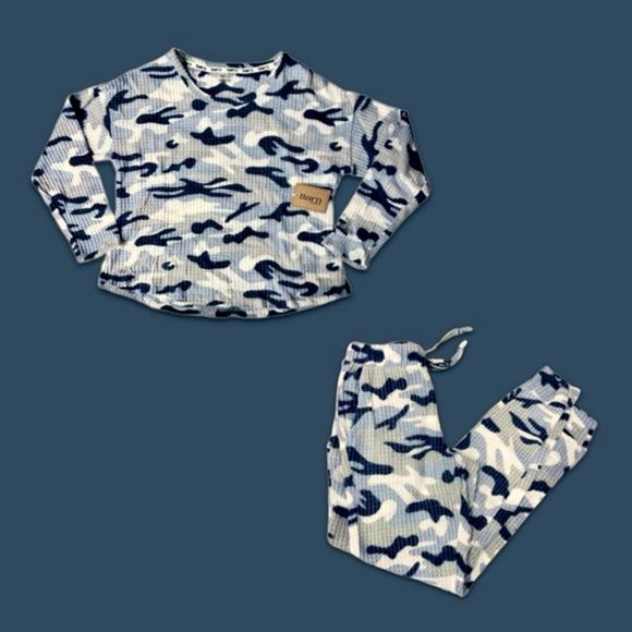 NWT Born Sleepwear Blue Camouflage Long Sleeve Top & Lounge Pants - Picture 5 of 12
